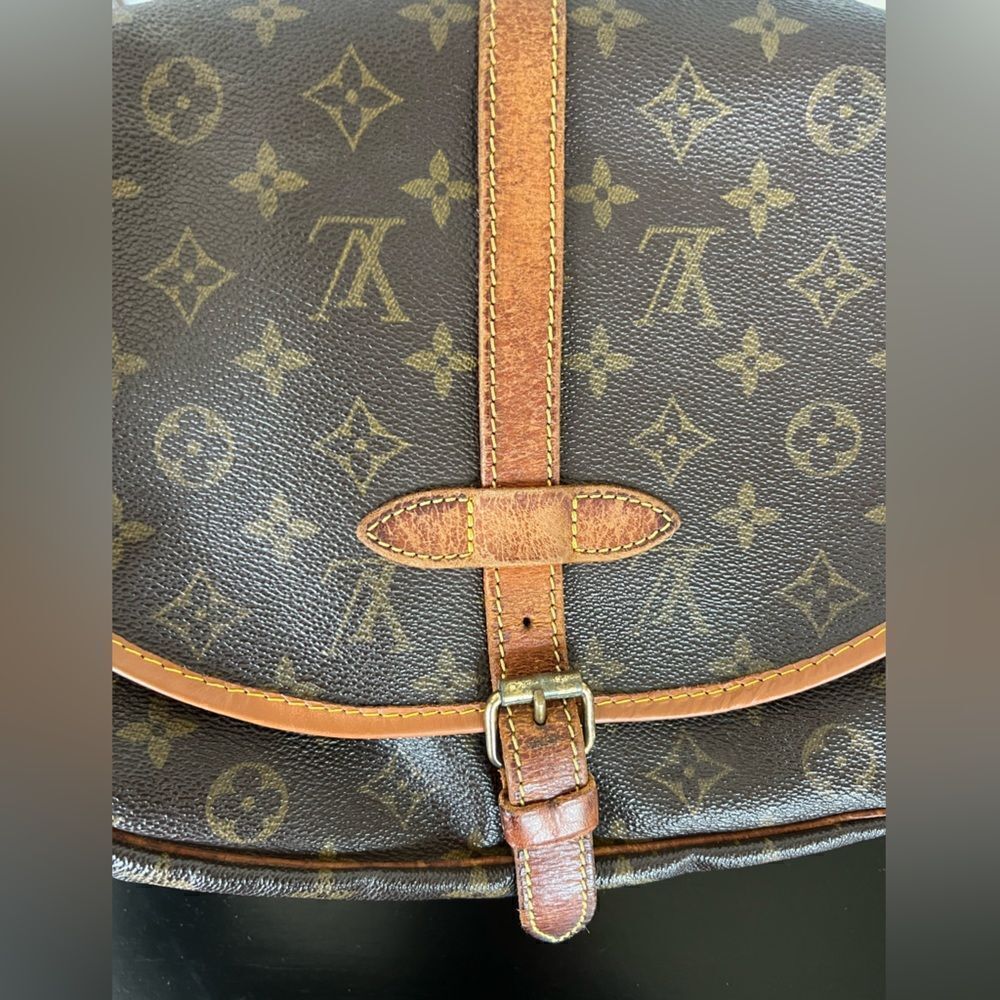 AUTH LOUIS VUITTON MONOGRAM SAUMUR 30 CROSSBODYBAG - Picture 11 of 14